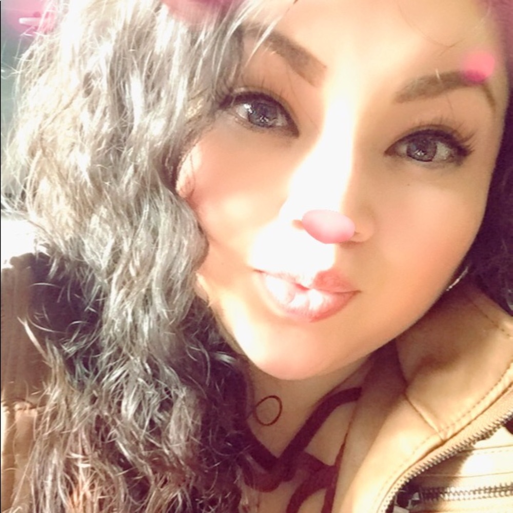 Meet your Posher, Iris